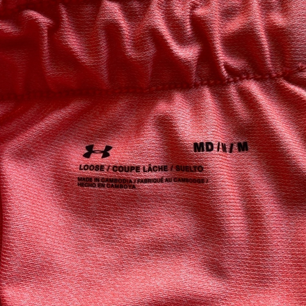 Under Armour shorts. Size medium. Excellent condition. Side pockets.​​​​​​​​ - Picture 3 of 3